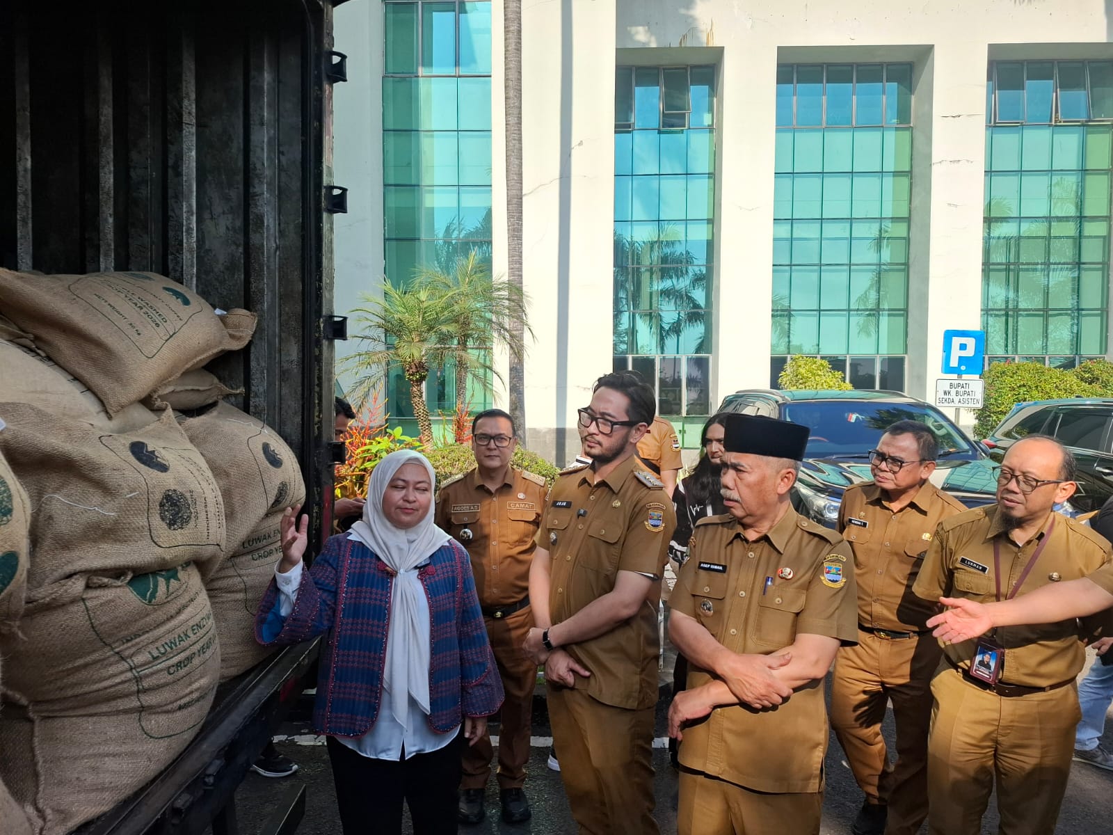 Java Halu Coffee Tembus Pasar Vietnam, Bupati Bandung Barat Acungkan Jempol 