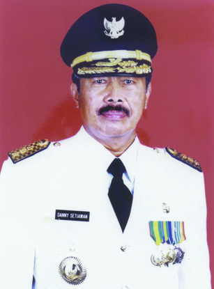 Gubernur Jabar Periode 2003 -2008 Danny Setiawan Meninggal Dunia
